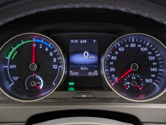 2018 VOLKSWAGEN GOLF - 18