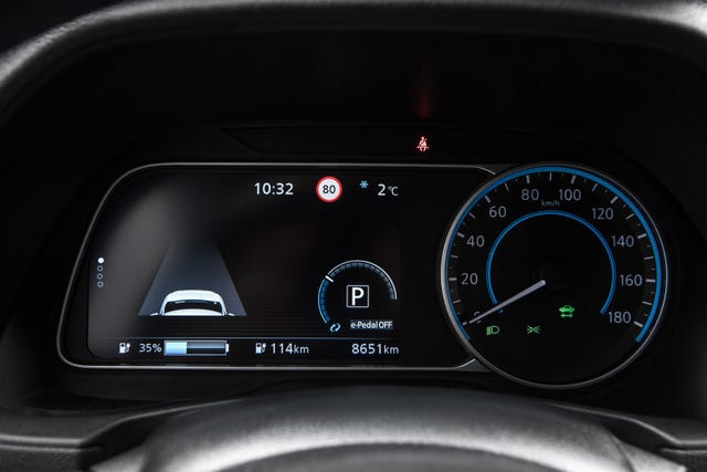 2022 NISSAN LEAF - 17