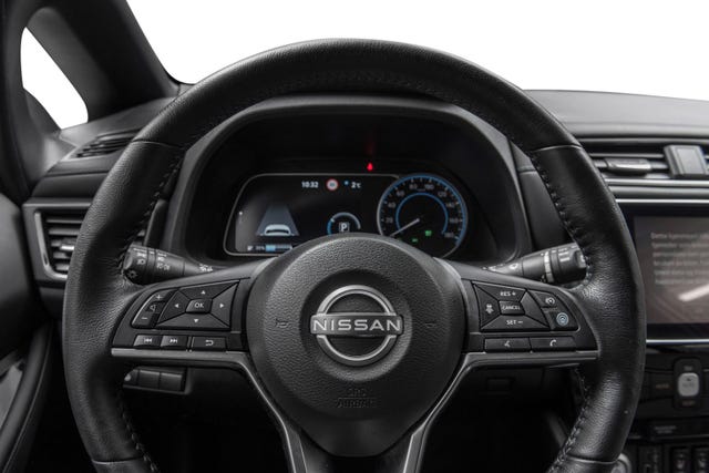 2022 NISSAN LEAF - 15