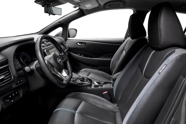 2022 NISSAN LEAF - 10