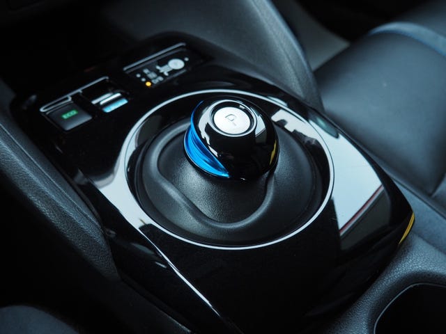 2021 NISSAN LEAF - 33