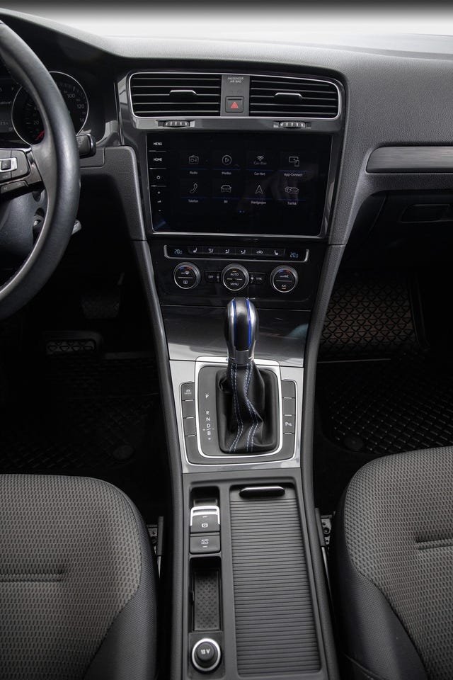 2019 VOLKSWAGEN GOLF - 16