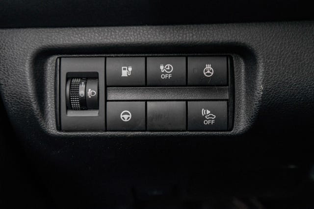 2021 NISSAN LEAF - 24