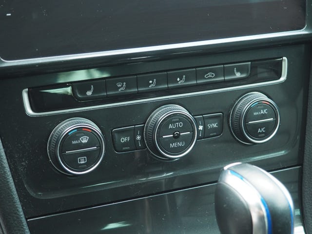 2019 VOLKSWAGEN GOLF - 24