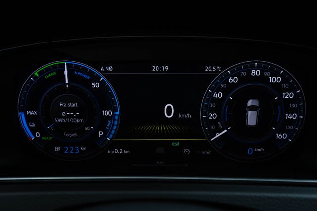 2019 VOLKSWAGEN GOLF - 33