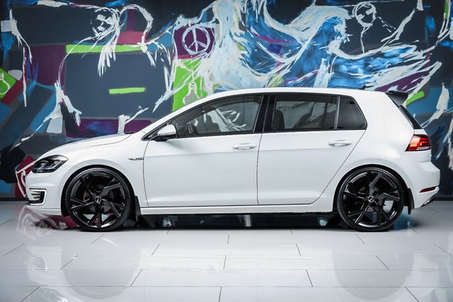 2019 VOLKSWAGEN GOLF - 8