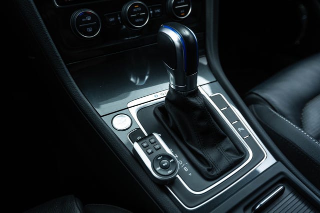 2019 VOLKSWAGEN GOLF - 25