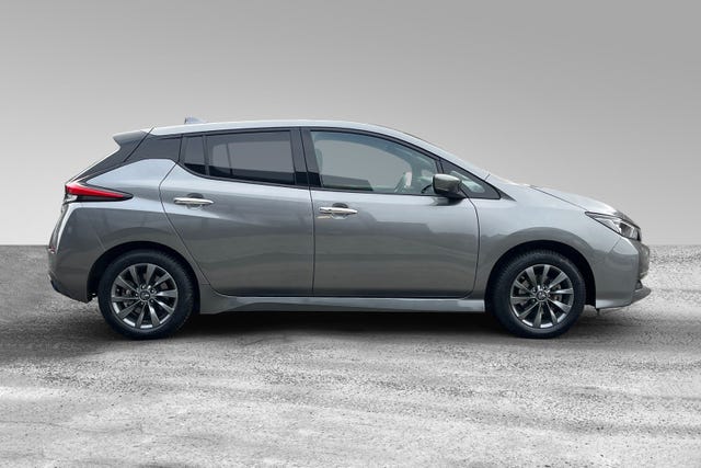 2021 NISSAN LEAF - 10
