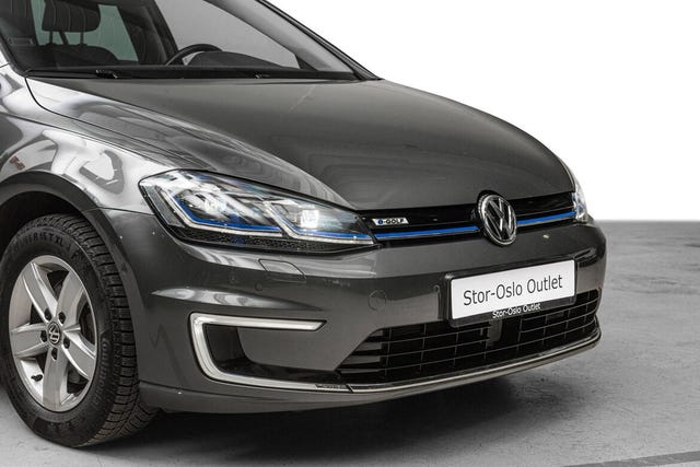 WVWZZZAUZJ8906513 2018 VOLKSWAGEN GOLF-1