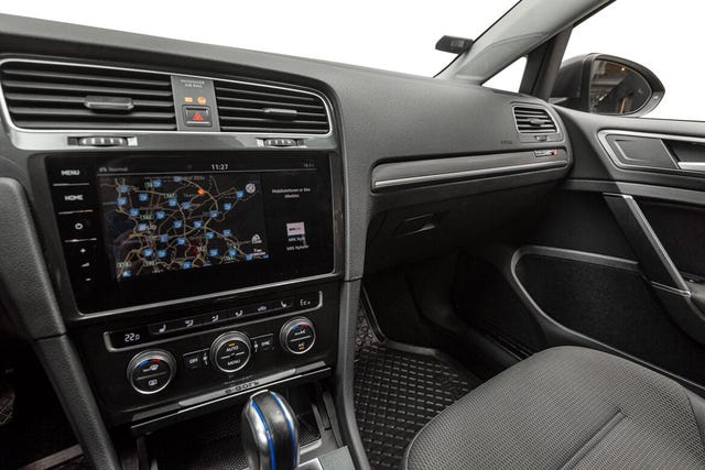 2018 VOLKSWAGEN GOLF - 12