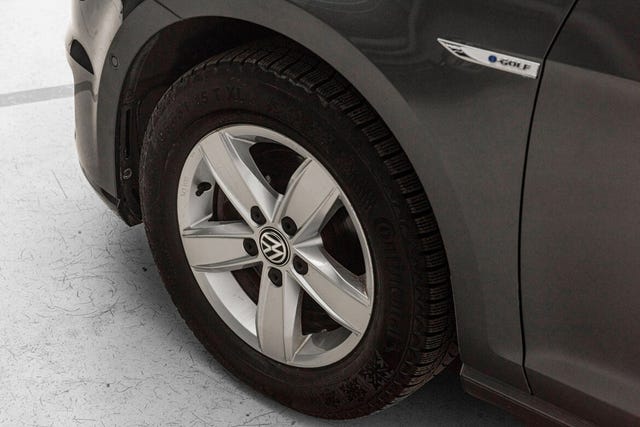 WVWZZZAUZJ8906513 2018 VOLKSWAGEN GOLF-4