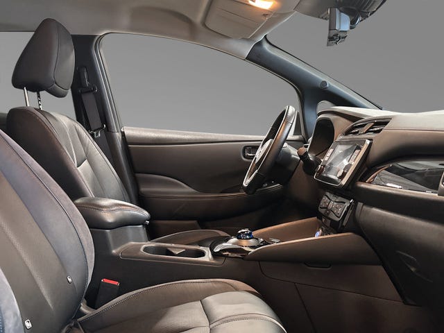 2021 NISSAN LEAF - 22