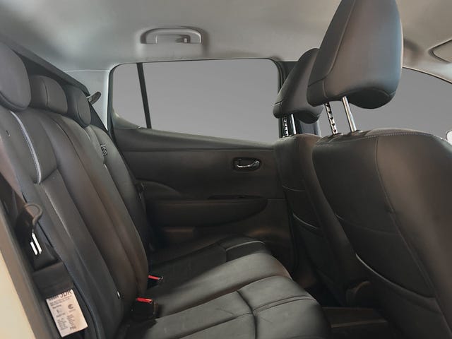 2021 NISSAN LEAF - 24