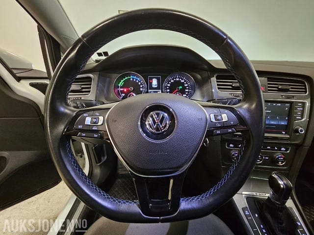 2015 VOLKSWAGEN GOLF - 12