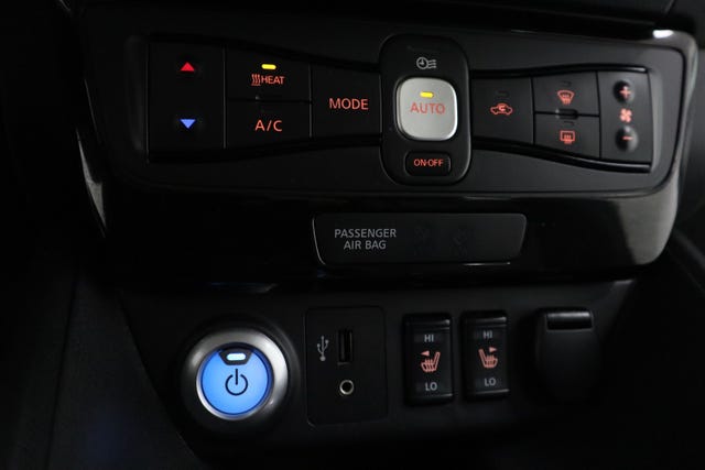 2018 NISSAN LEAF - 15