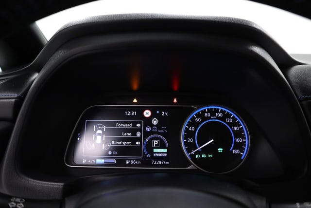 2018 NISSAN LEAF - 11