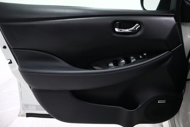 2018 NISSAN LEAF - 17