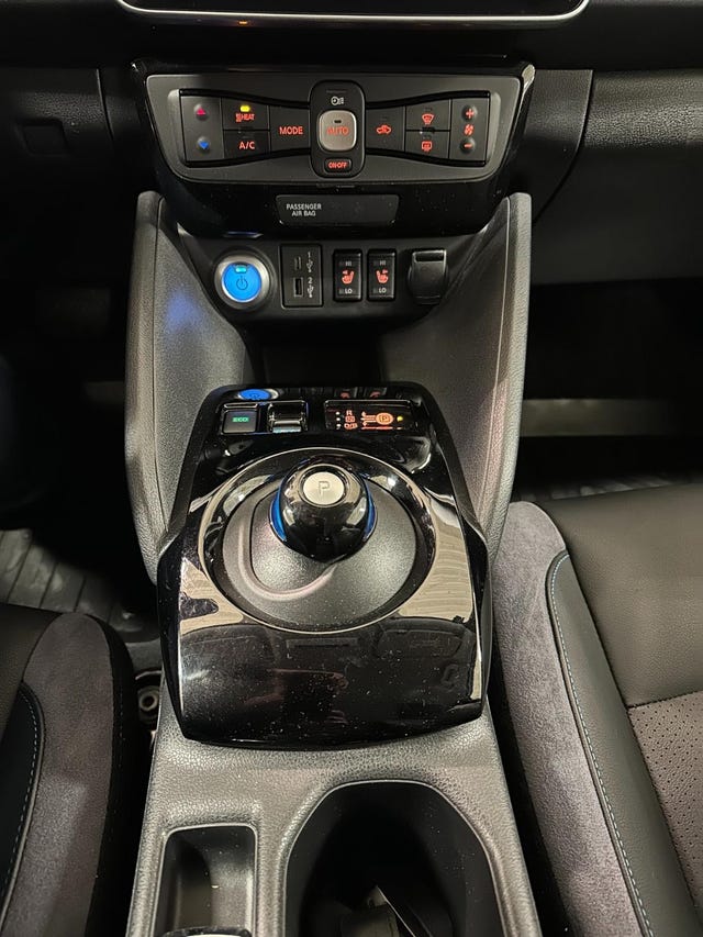 2022 NISSAN LEAF - 15