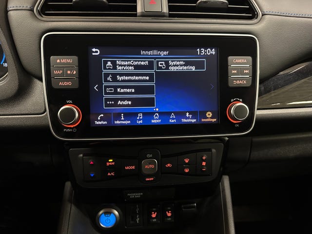 2022 NISSAN LEAF - 23