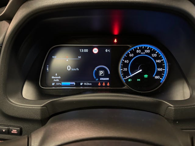 2022 NISSAN LEAF - 14