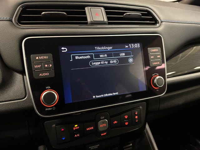 2022 NISSAN LEAF - 22