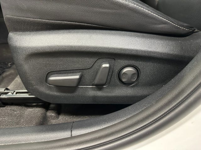 2022 NISSAN LEAF - 8