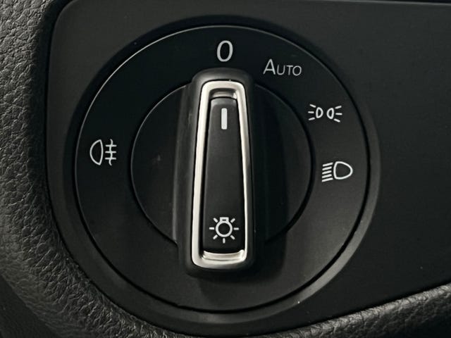 2019 VOLKSWAGEN GOLF - 23