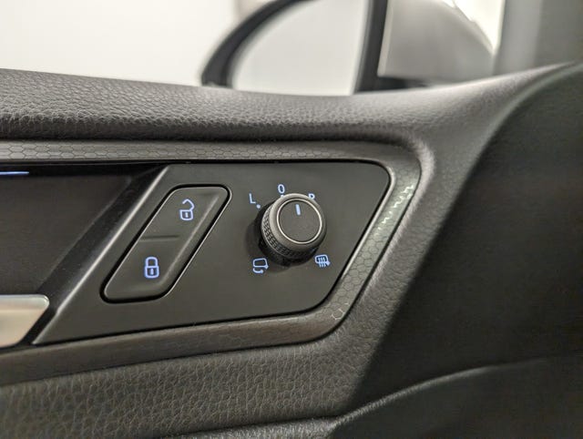 2019 VOLKSWAGEN GOLF - 38