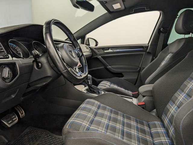 2019 VOLKSWAGEN GOLF - 18