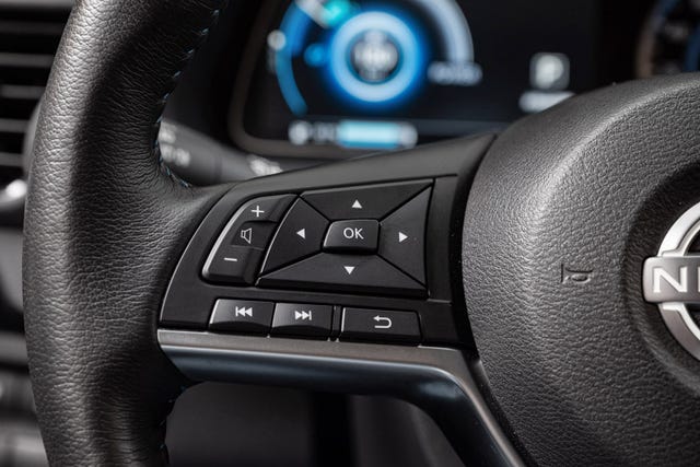 2022 NISSAN LEAF - 12