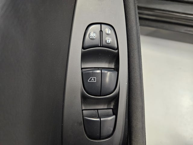 2021 NISSAN LEAF - 21