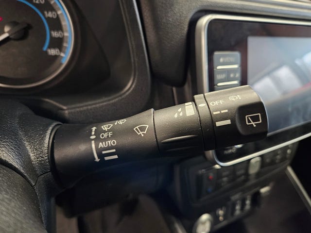 2021 NISSAN LEAF - 24