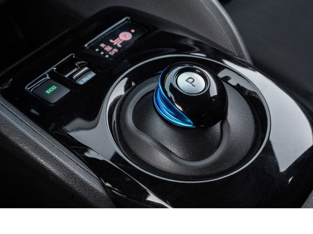 2018 NISSAN LEAF - 17