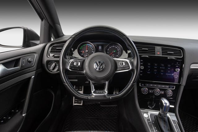 2019 VOLKSWAGEN GOLF - 12