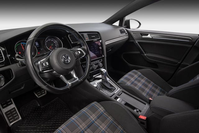 2019 VOLKSWAGEN GOLF - 10