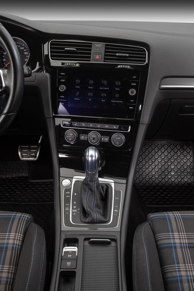 2019 VOLKSWAGEN GOLF - 20