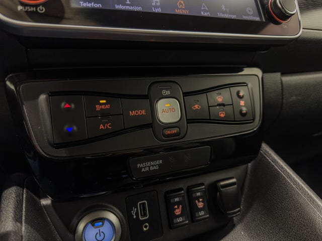 2020 NISSAN LEAF - 27