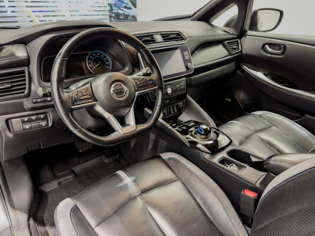 2020 NISSAN LEAF - 9