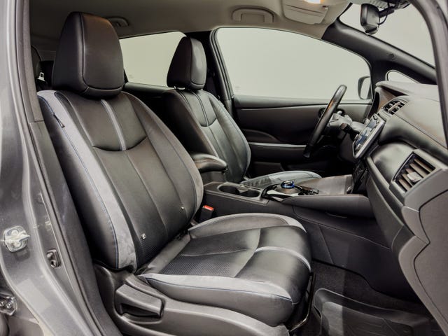 2020 NISSAN LEAF - 11