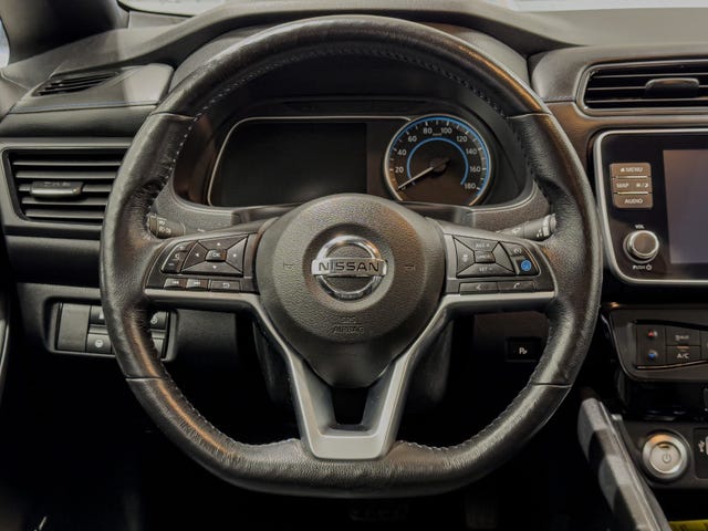 2020 NISSAN LEAF - 17