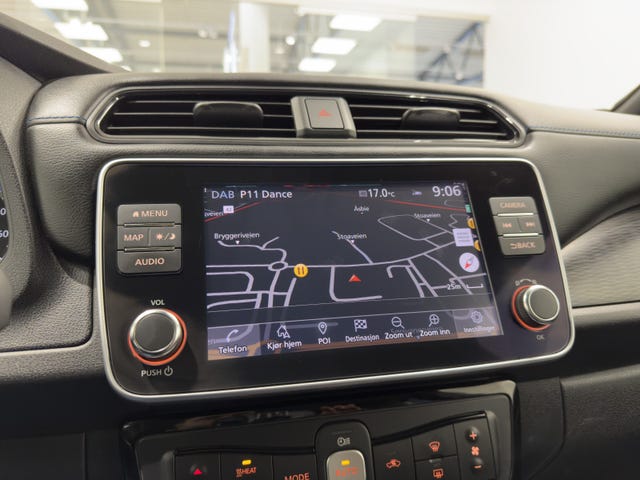 2020 NISSAN LEAF - 25