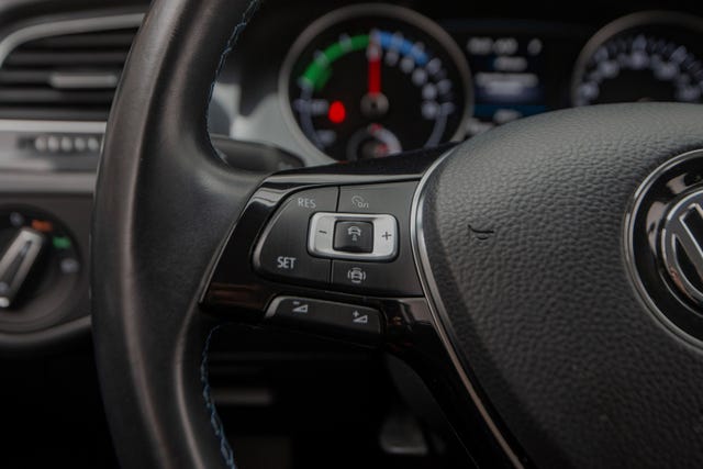 2019 VOLKSWAGEN GOLF - 19