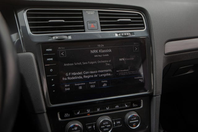 2019 VOLKSWAGEN GOLF - 24