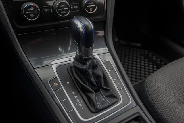 2019 VOLKSWAGEN GOLF - 18