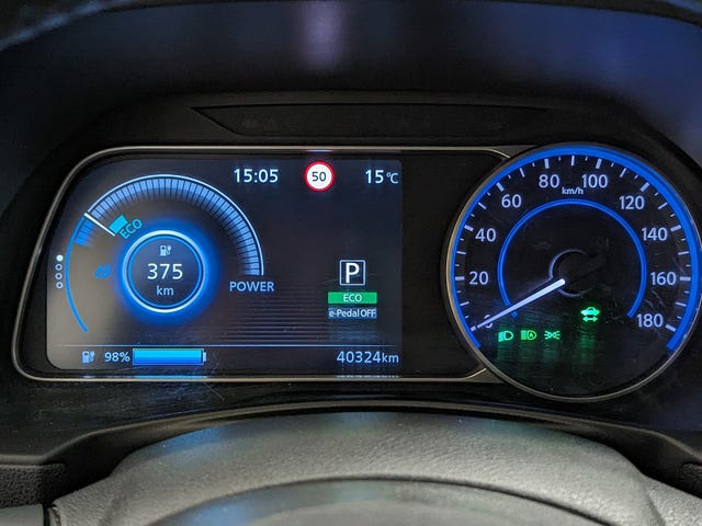 2020 NISSAN LEAF - 20