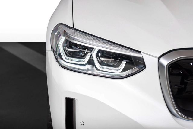 2021 BMW IX3 - 12