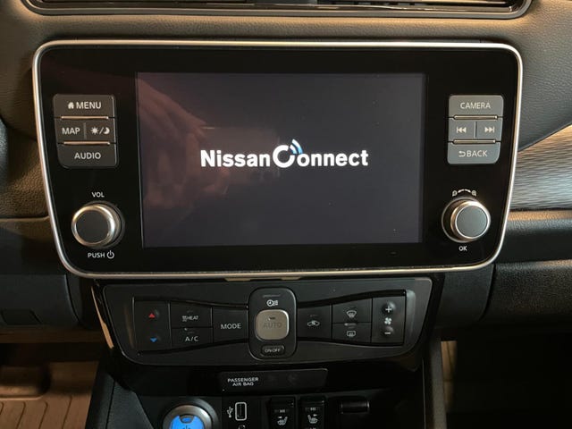 2020 NISSAN LEAF - 30