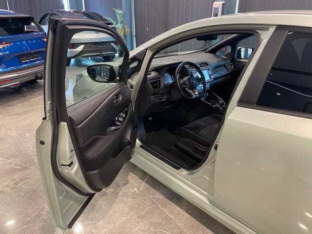 2020 NISSAN LEAF - 13