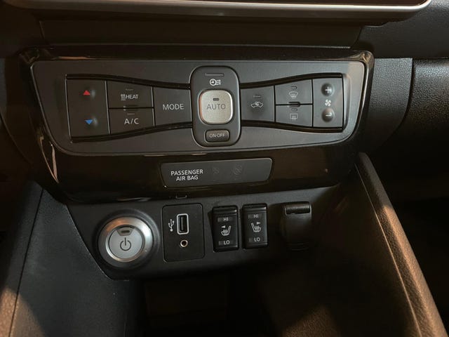 2020 NISSAN LEAF - 29