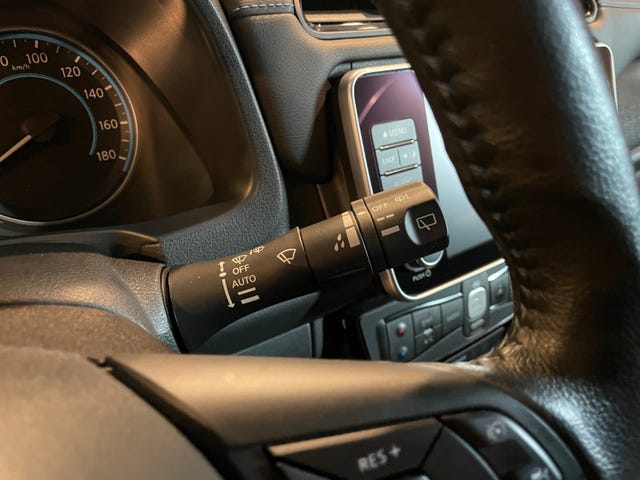 2020 NISSAN LEAF - 24